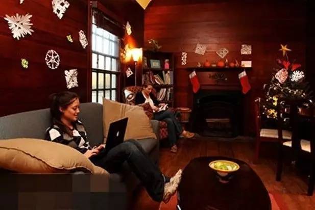 <b>要开学啦，美国大学宿舍全攻略看起来！</b>